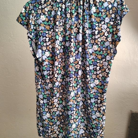 Floral Print Women's Top - Picture 5 of 6